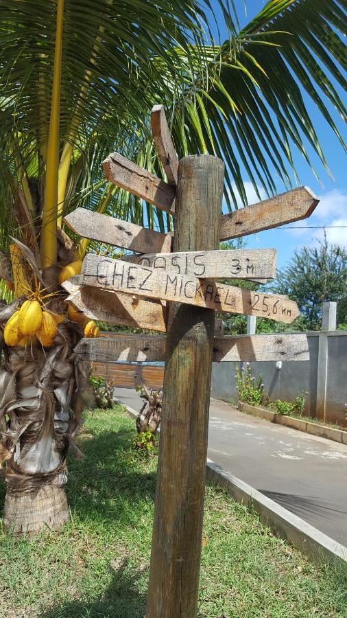 Aux Plaisirs De La Vie Chambre Chez L Habitant Flic en Flac Bagian luar foto